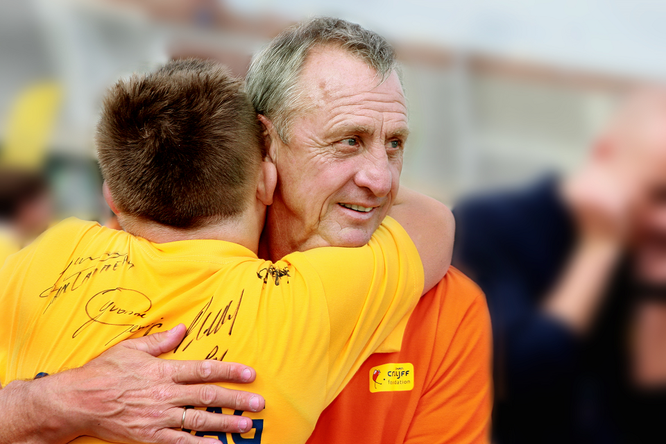 Voetbal International steunt Cruyff Foundation