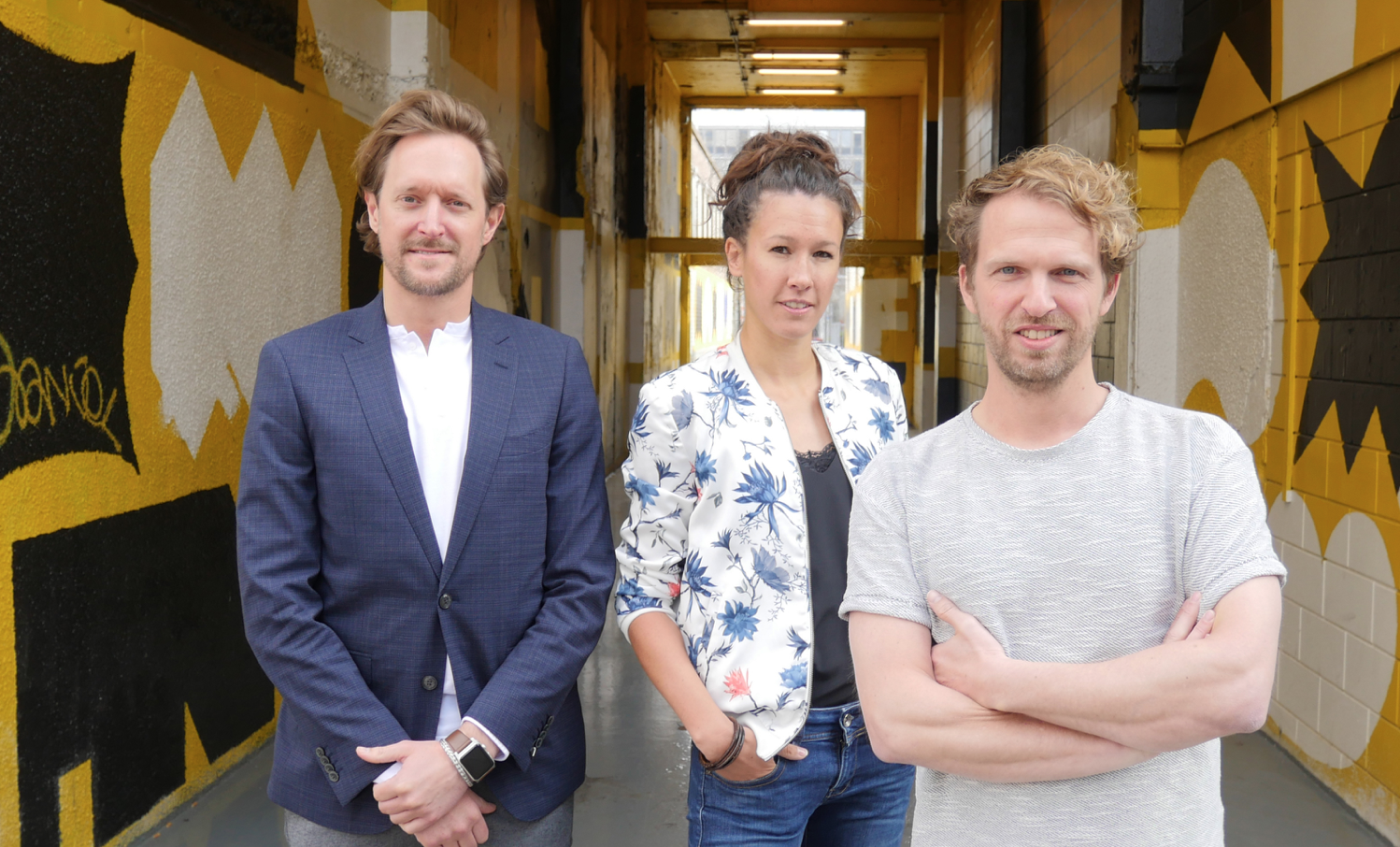 Burst trekt drie talenten aan