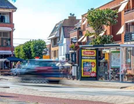 2C en Clear Channel kopen 1200 buitenreclamevakken Hillenaar Outdoor